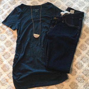 Blue Liz Lange maternity side ruching tee shirt